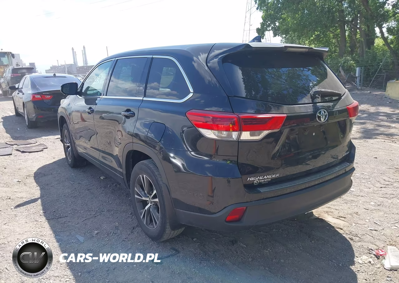 2018 Toyota Highlander Le Plus VIN:5TDBZRFH0JS910214 - 3