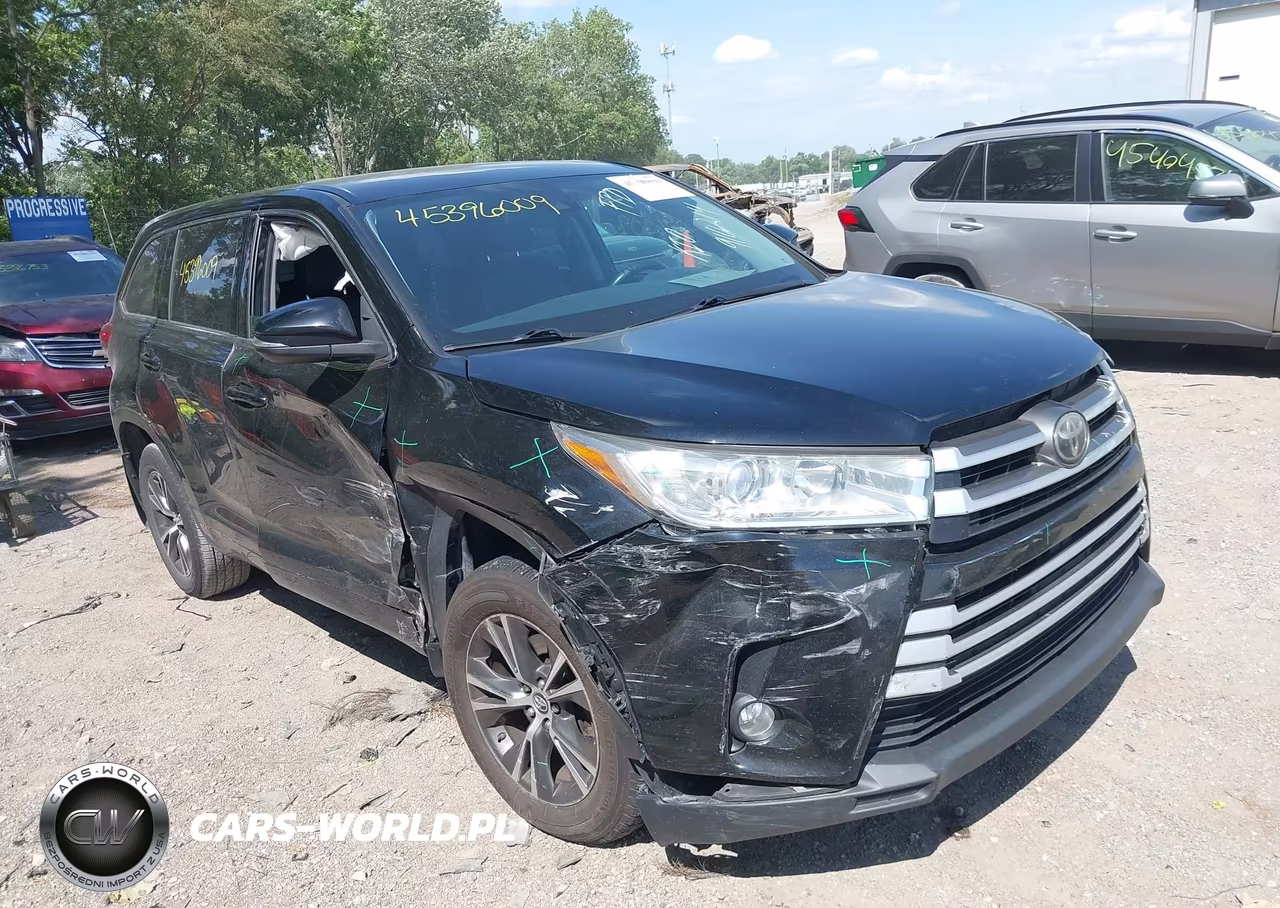 2018 Toyota Highlander Le Plus VIN:5TDBZRFH0JS910214 - 6
