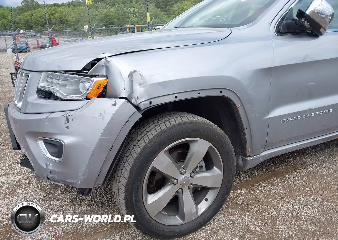 2015 Jeep Grand Cherokee Overland VIN:1C4RJFCG2FC136685 - 18