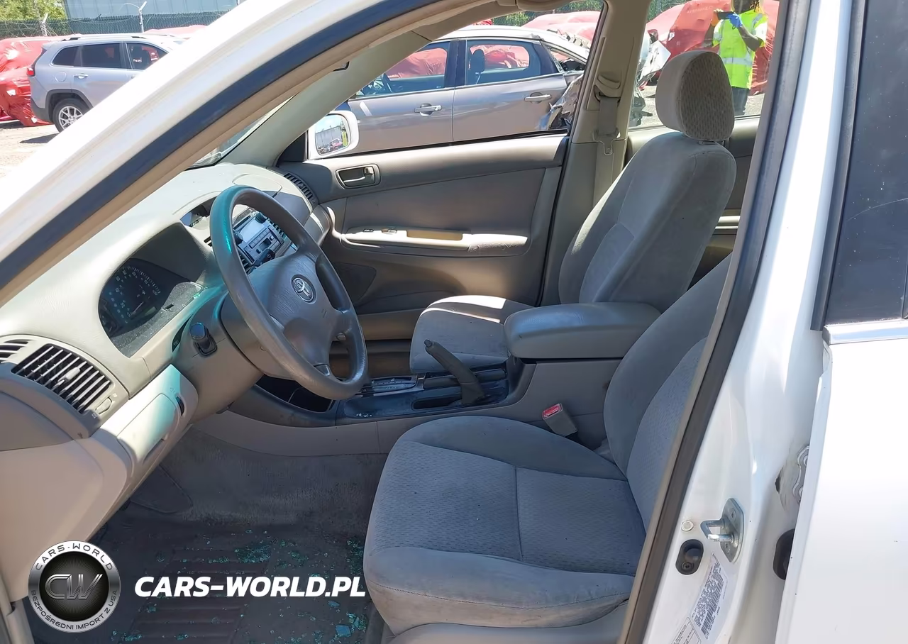 2002 Toyota Camry Le VIN:4T1BE32K02U027782 - 5
