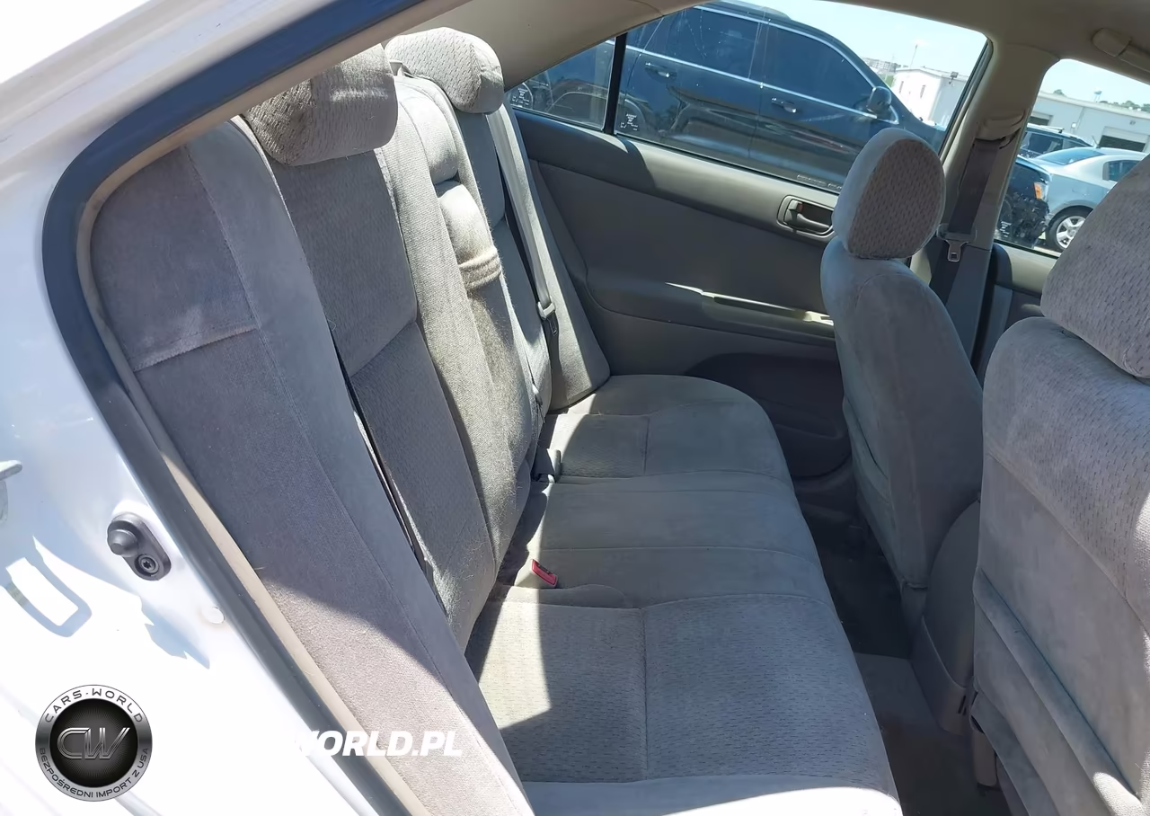 2002 Toyota Camry Le VIN:4T1BE32K02U027782 - 8