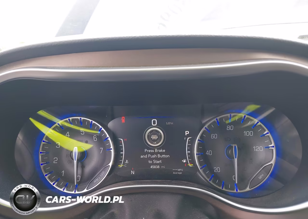 2018 Chrysler Pacifica Touring L Plus VIN:2C4RC1EG2JR175299 - 7