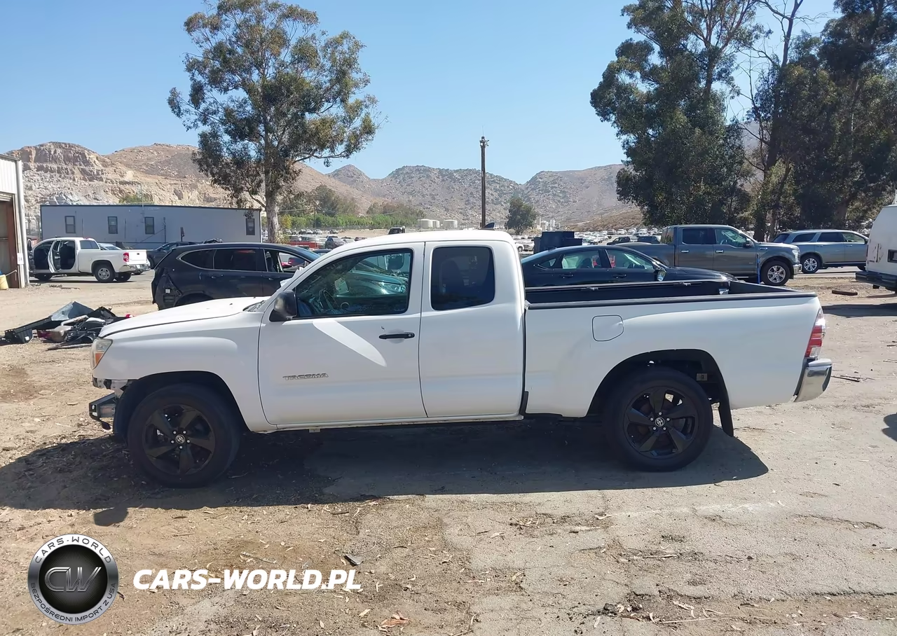 2015 Toyota Tacoma VIN:5TFTX4CN9FX067767 - 15