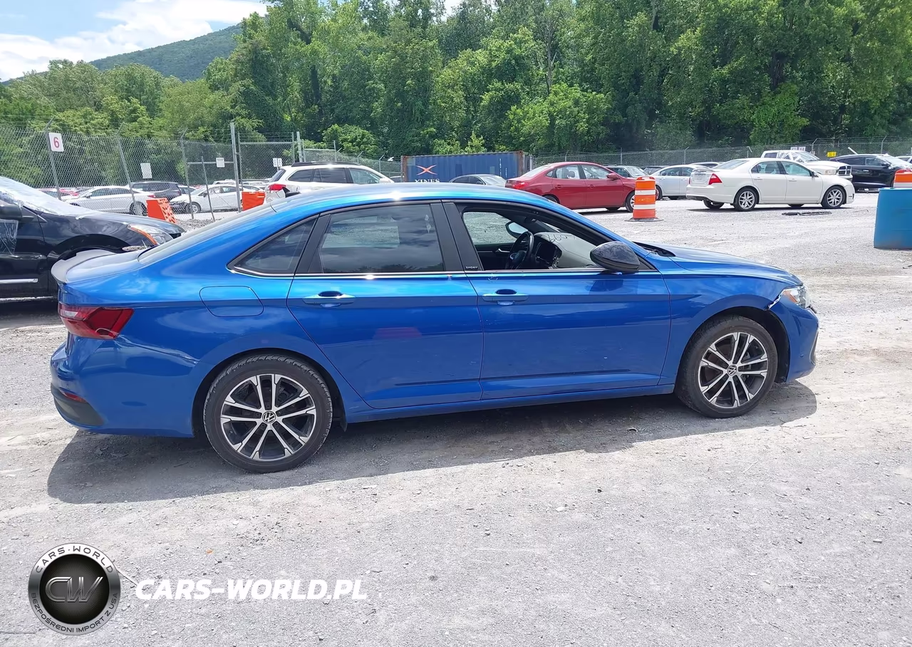 2023 Volkswagen Jetta 1.5T Sport VIN:3VWAM7BU1PM024491 - 13