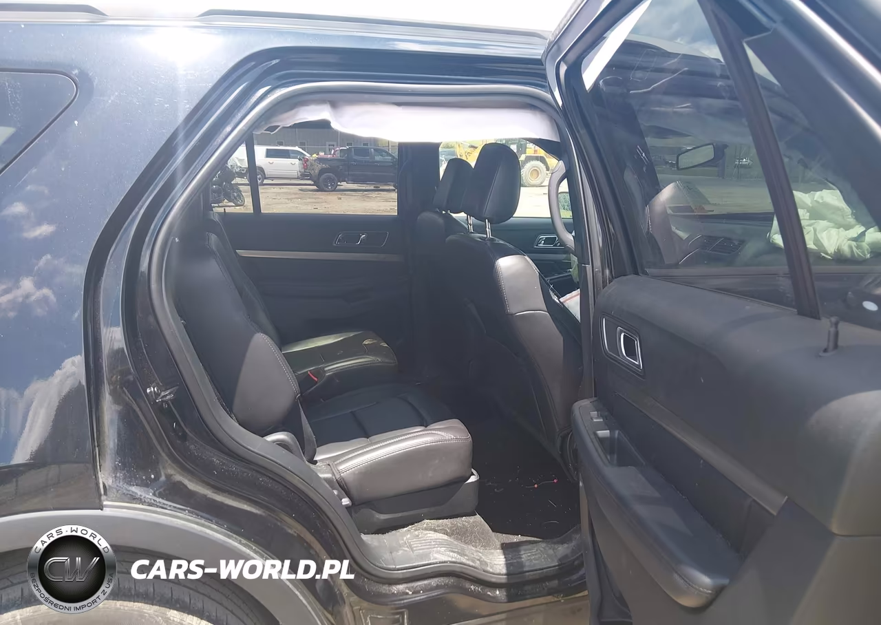 2019 Ford Explorer Xlt VIN:1FM5K8D88KGA45546 - 8
