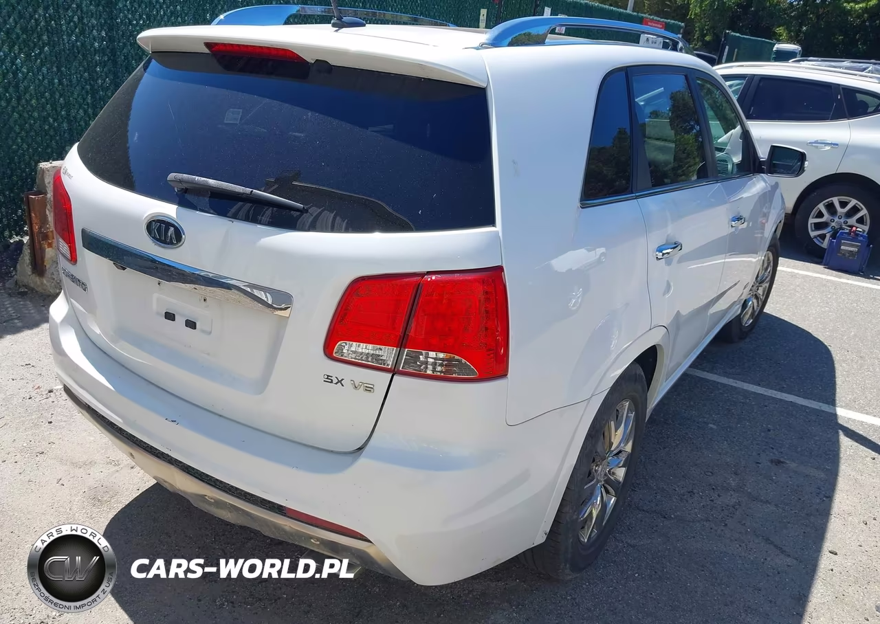 2011 Kia Sorento Sx VIN:5XYKWDA24BG098882 - 4