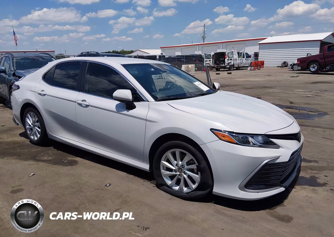 2023 Toyota Camry Le