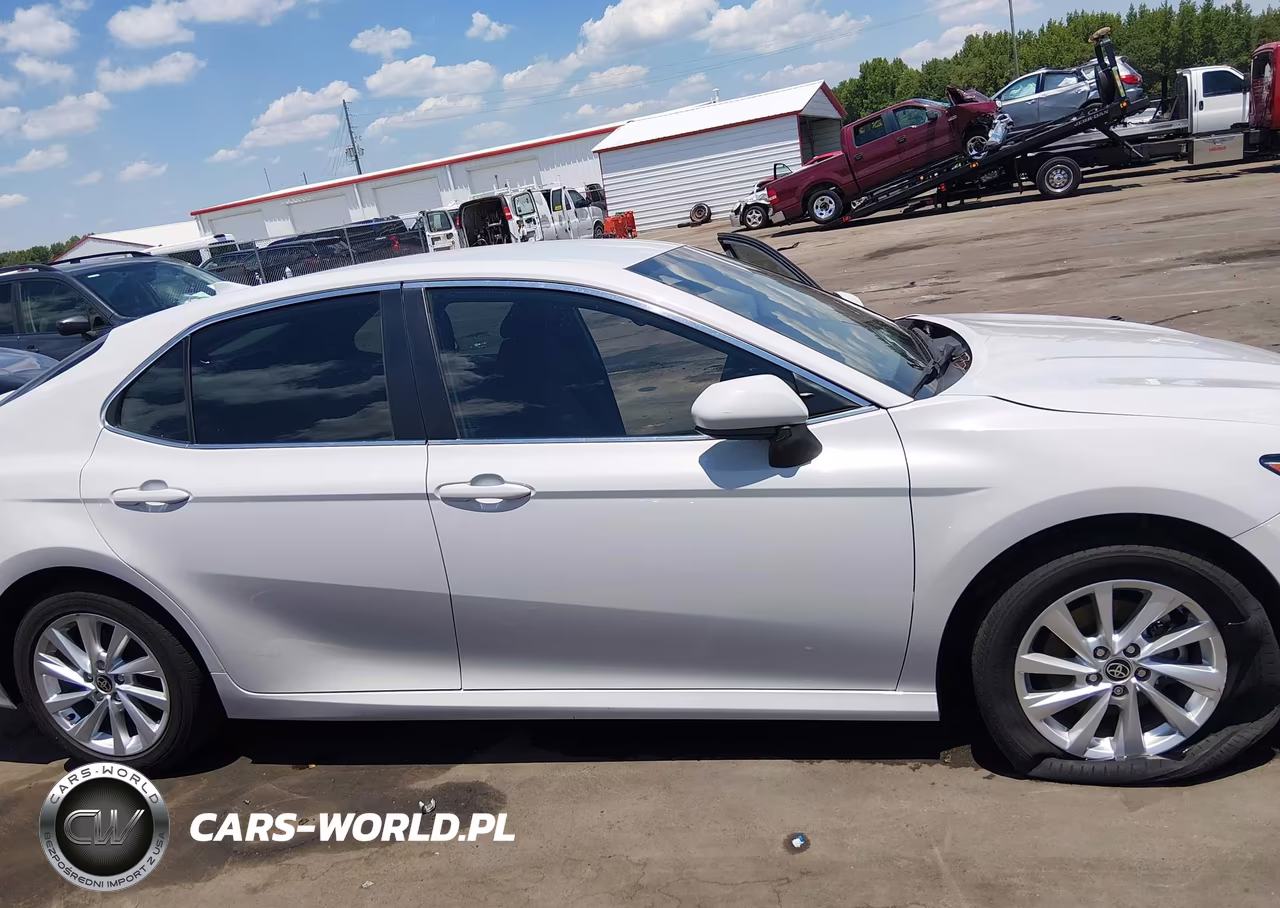 2023 Toyota Camry Le VIN:4T1C11AKXPU137820 - 13