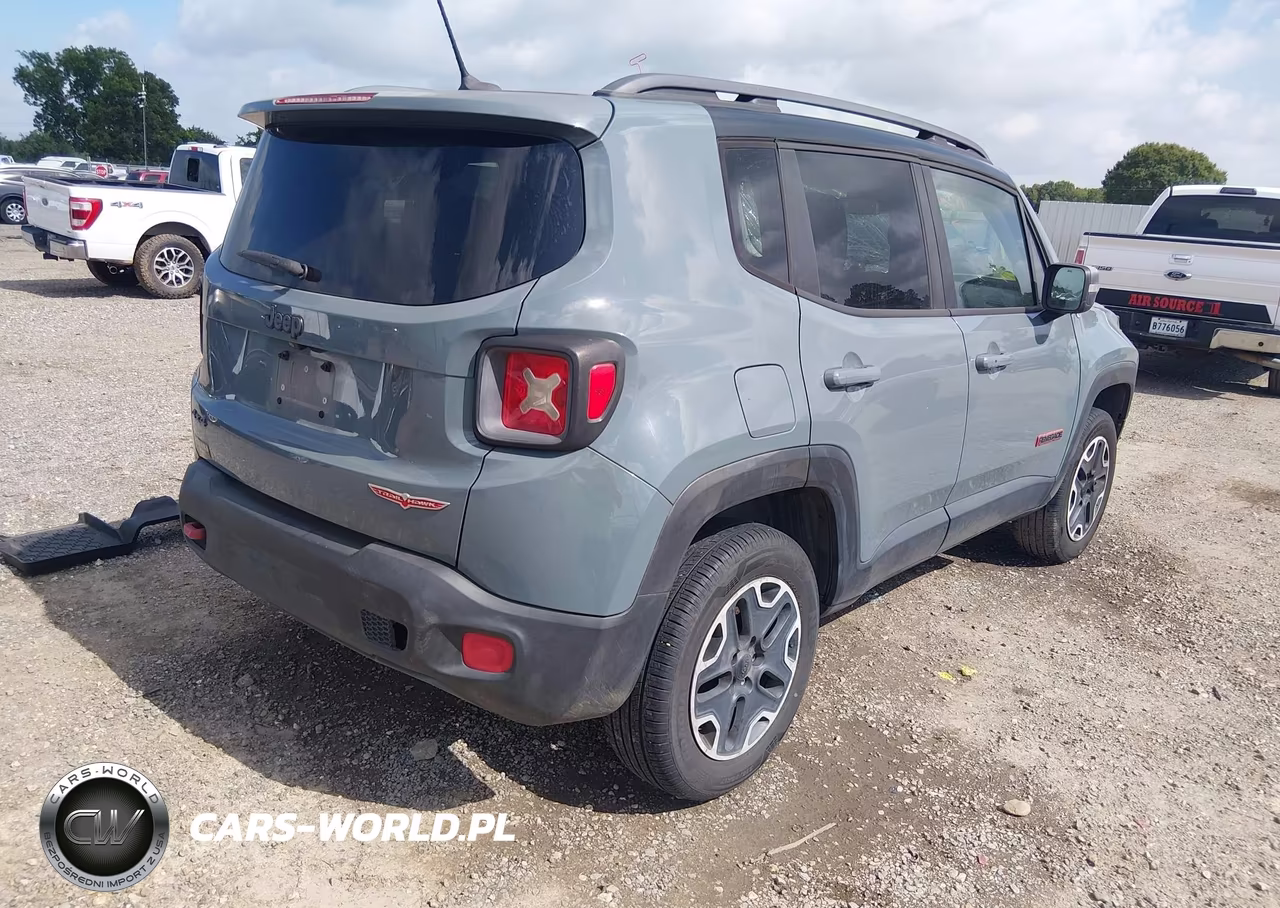 2015 Jeep Renegade Trailhawk VIN:ZACCJBCT7FPB31845 - 4