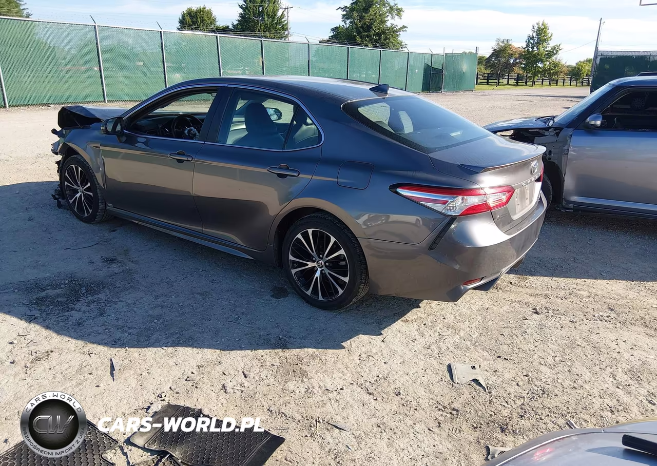 2020 Toyota Camry Se VIN:4T1G11AK1LU366060 - 3