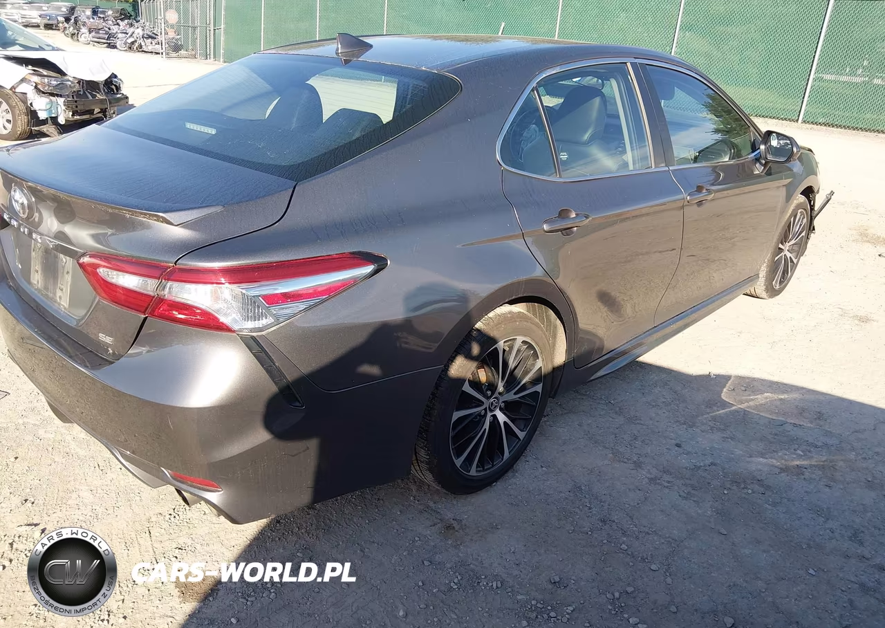 2020 Toyota Camry Se VIN:4T1G11AK1LU366060 - 4