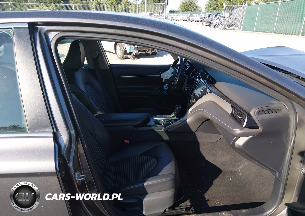 2020 Toyota Camry Se VIN:4T1G11AK1LU366060 - 5