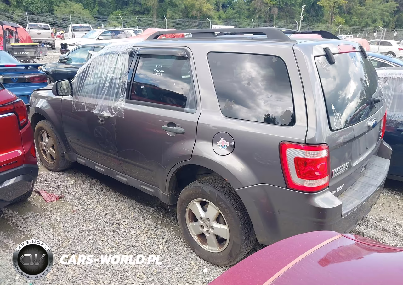 2010 Ford Escape Xlt VIN:1FMCU9DG6AKC82773 - 3