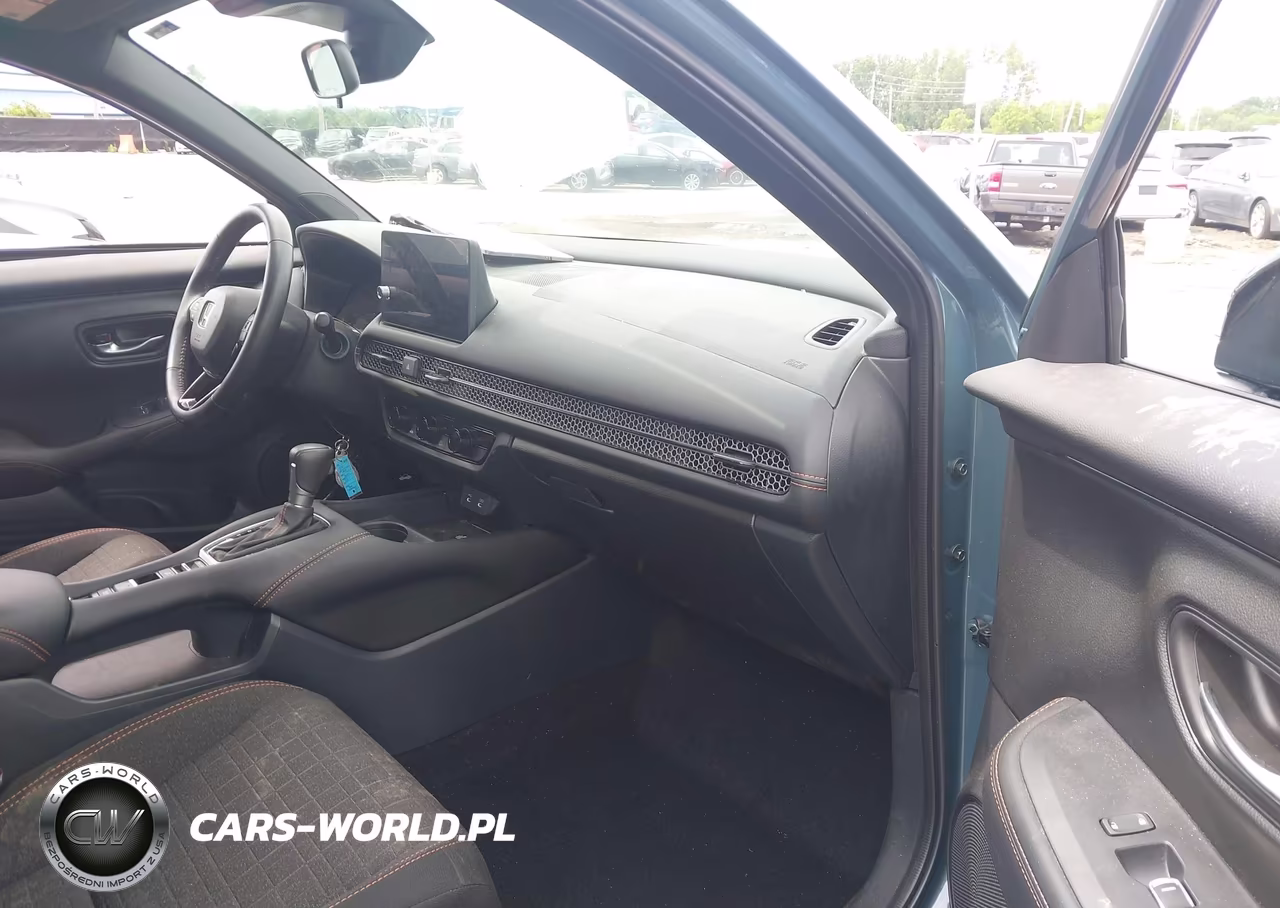 2026 Honda Hr-V Awd Sport VIN:3CZRZ2H53TM724205 - 5