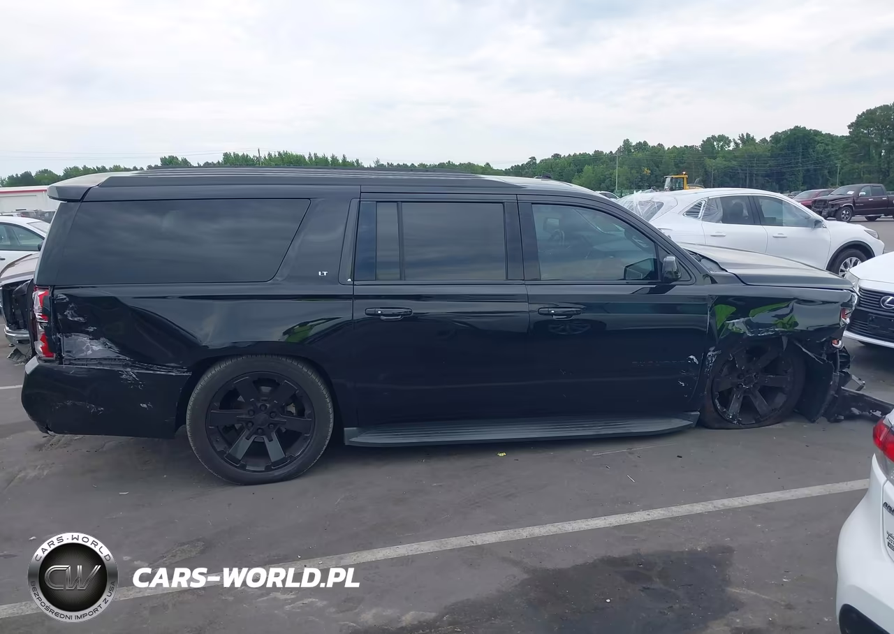 2018 Chevrolet Suburban Lt VIN:1GNSCHKCXJR379289 - 13