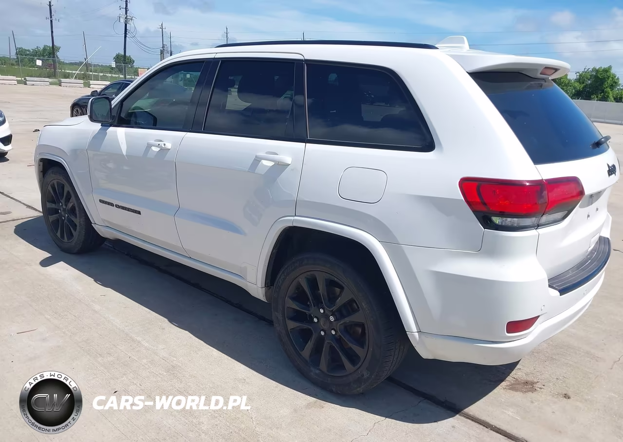 2018 Jeep Grand Cherokee Altitude 4X2 VIN:1C4RJEAG9JC228124 - 3