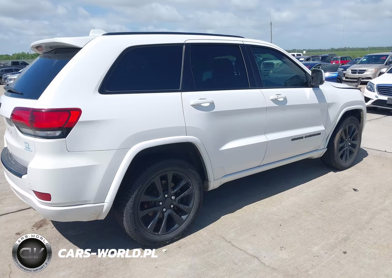 2018 Jeep Grand Cherokee Altitude 4X2 VIN:1C4RJEAG9JC228124 - 4