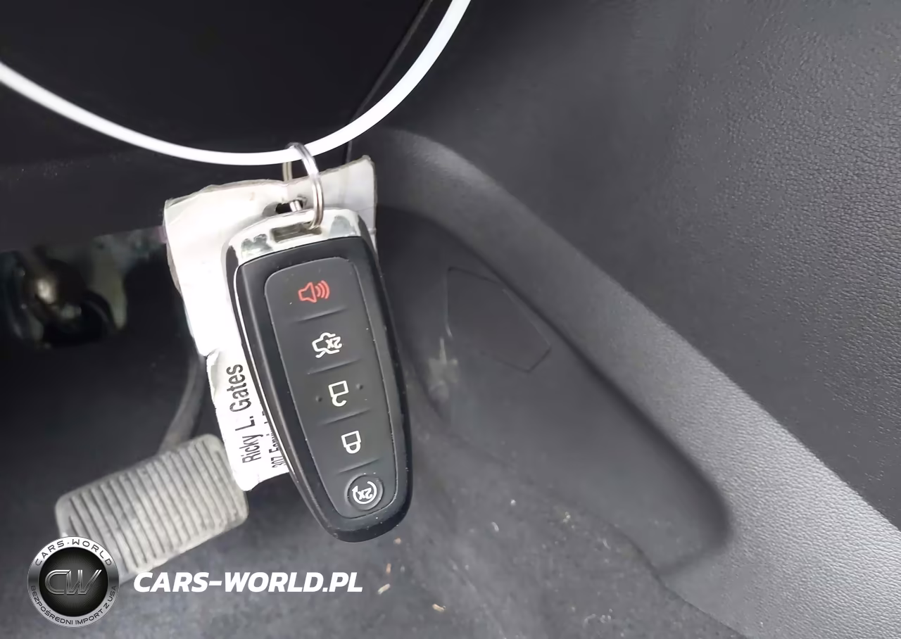 2017 Ford Escape Titanium VIN:1FMCU9J90HUA02155 - 11
