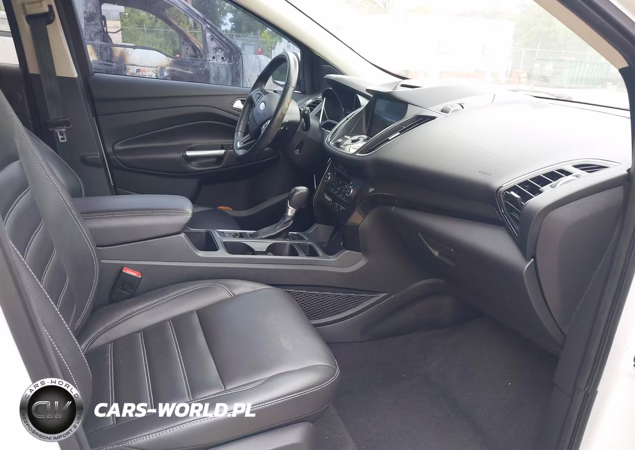 2017 Ford Escape Titanium VIN:1FMCU9J90HUA02155 - 5