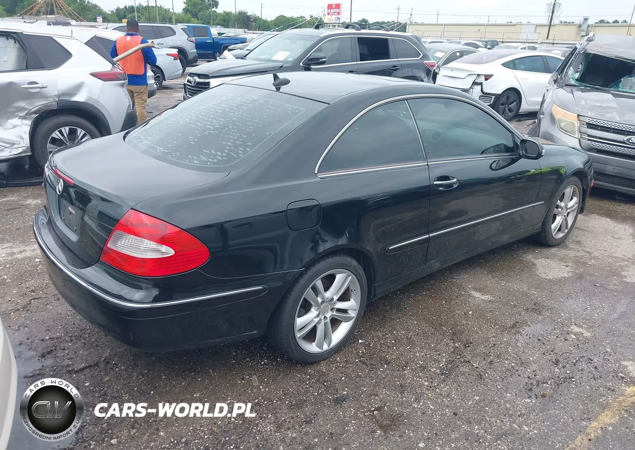 2009 Mercedes-Benz Clk 350 VIN:WDBTJ56H39F263841 - 4