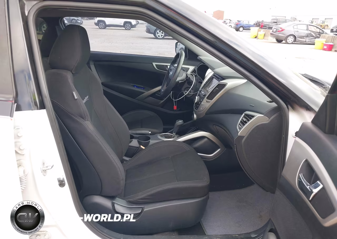 2016 Hyundai Veloster VIN:KMHTC6AD4GU292615 - 5