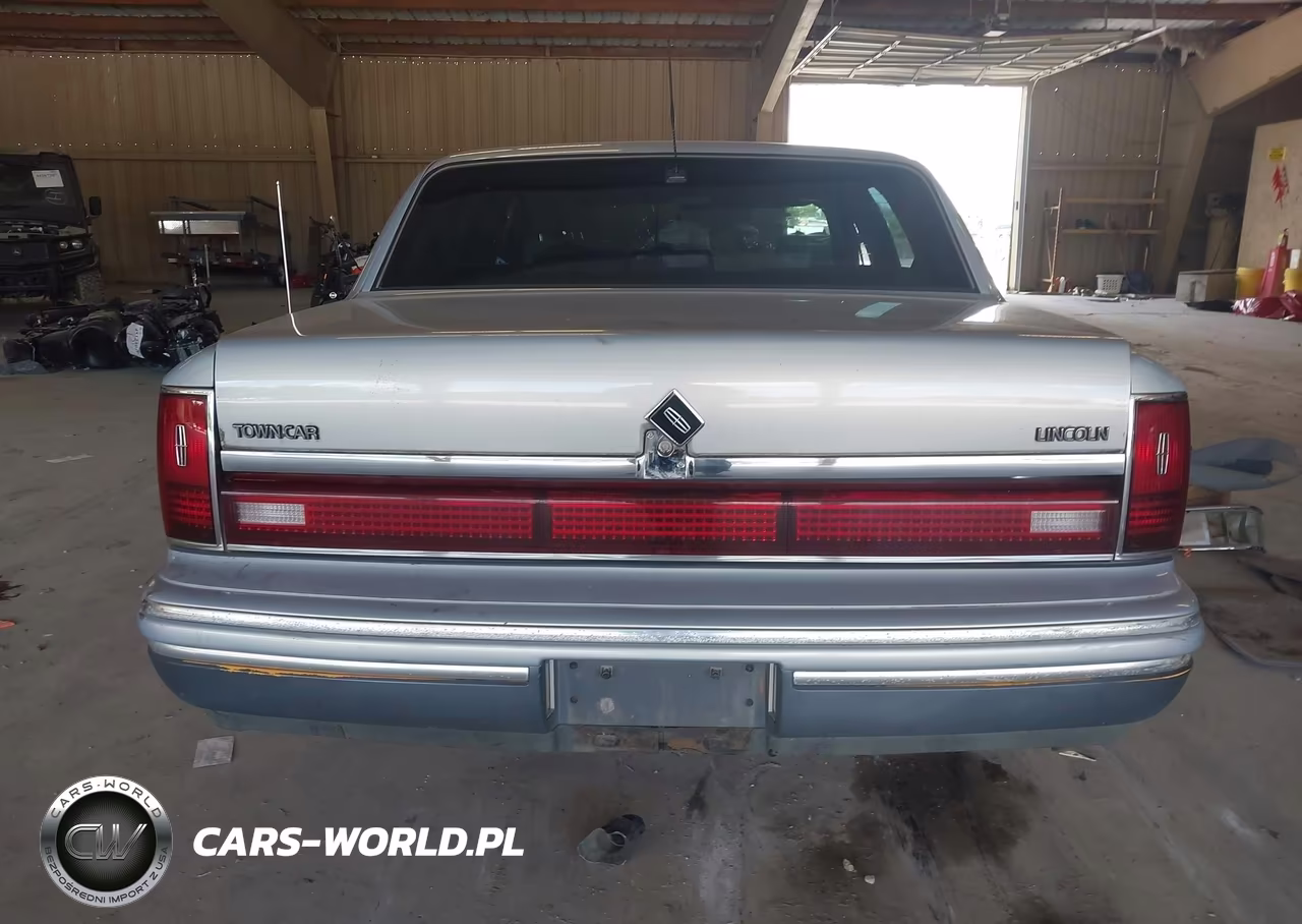 1994 Lincoln Town Car Signature-Tournament VIN:1LNLM82W7RY766464 - 17