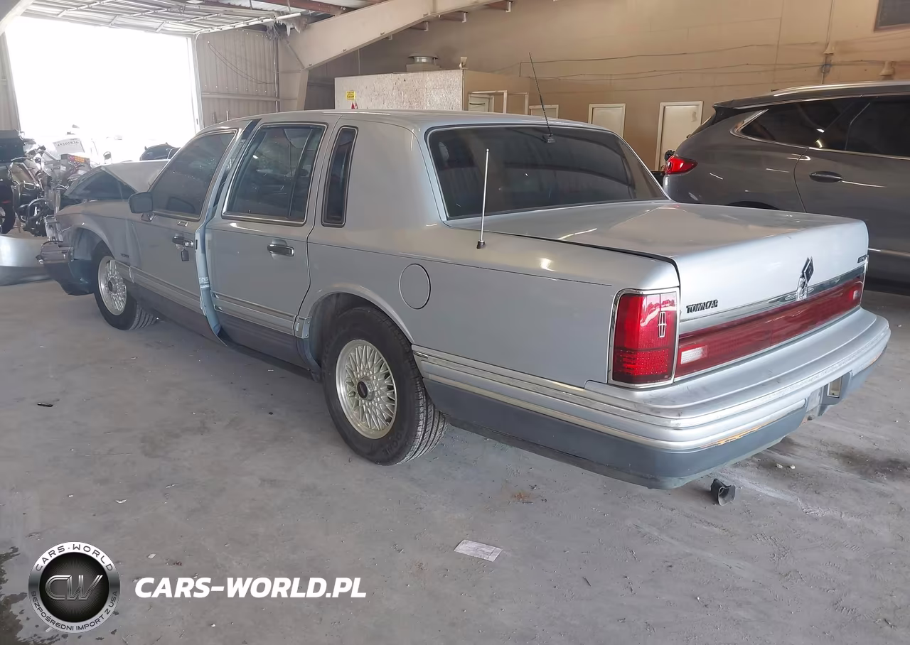 1994 Lincoln Town Car Signature-Tournament VIN:1LNLM82W7RY766464 - 3