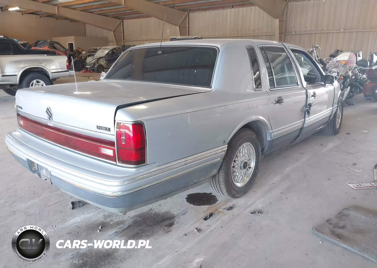 1994 Lincoln Town Car Signature-Tournament VIN:1LNLM82W7RY766464 - 4