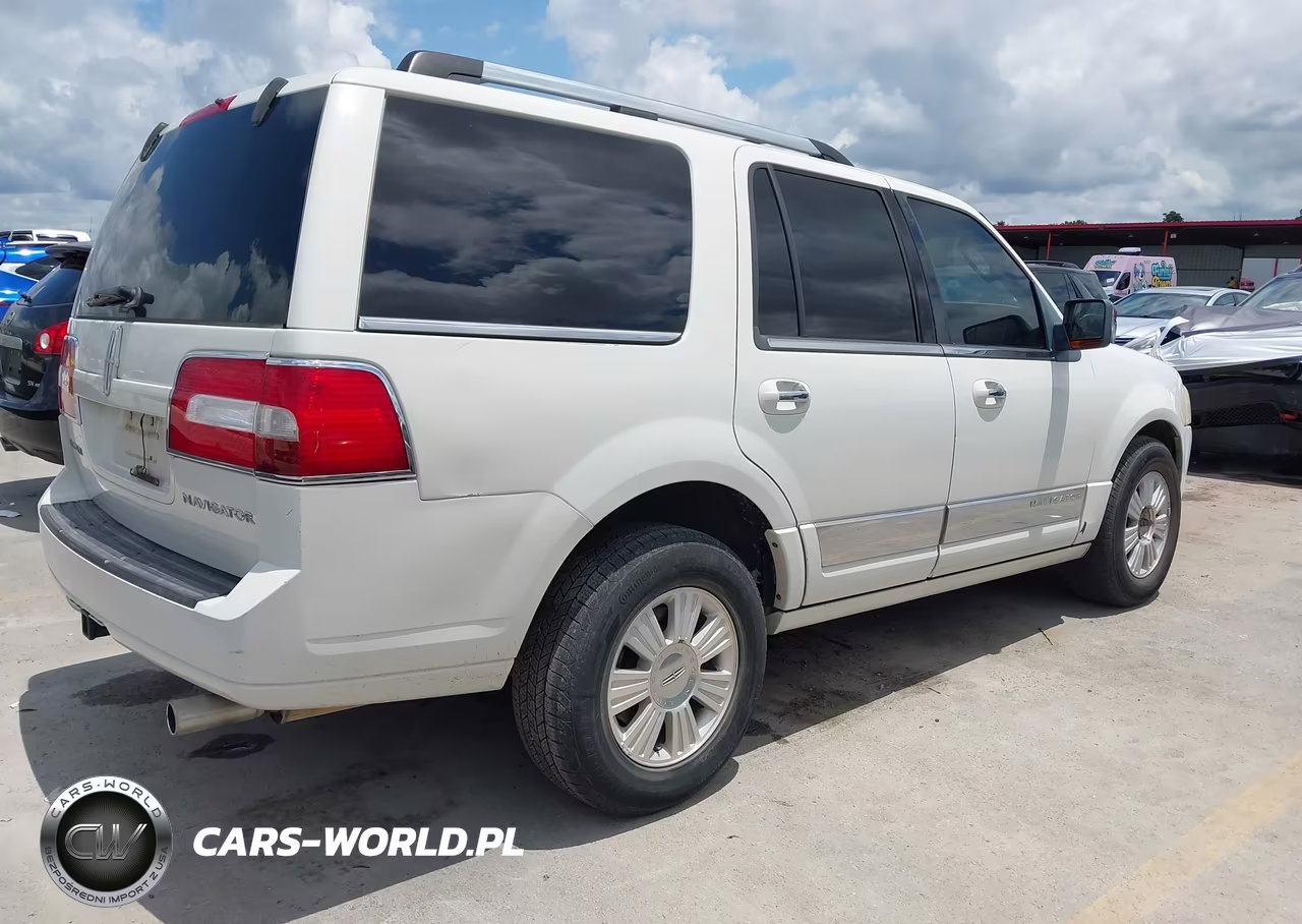 2008 Lincoln Navigator VIN:5LMFU275X8LJ10147 - 4