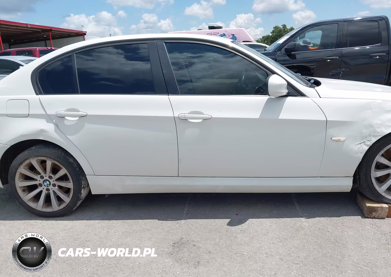 2011 BMW 328I VIN:WBAPH7G58BNM58714 - 14