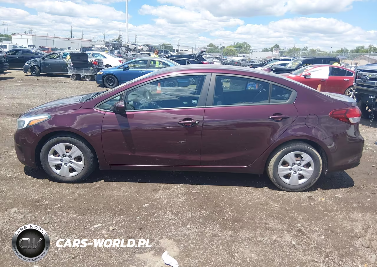 2018 Kia Forte Lx VIN:3KPFK4A77JE188208 - 14