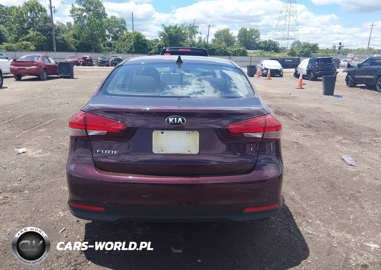 2018 Kia Forte Lx VIN:3KPFK4A77JE188208 - 16
