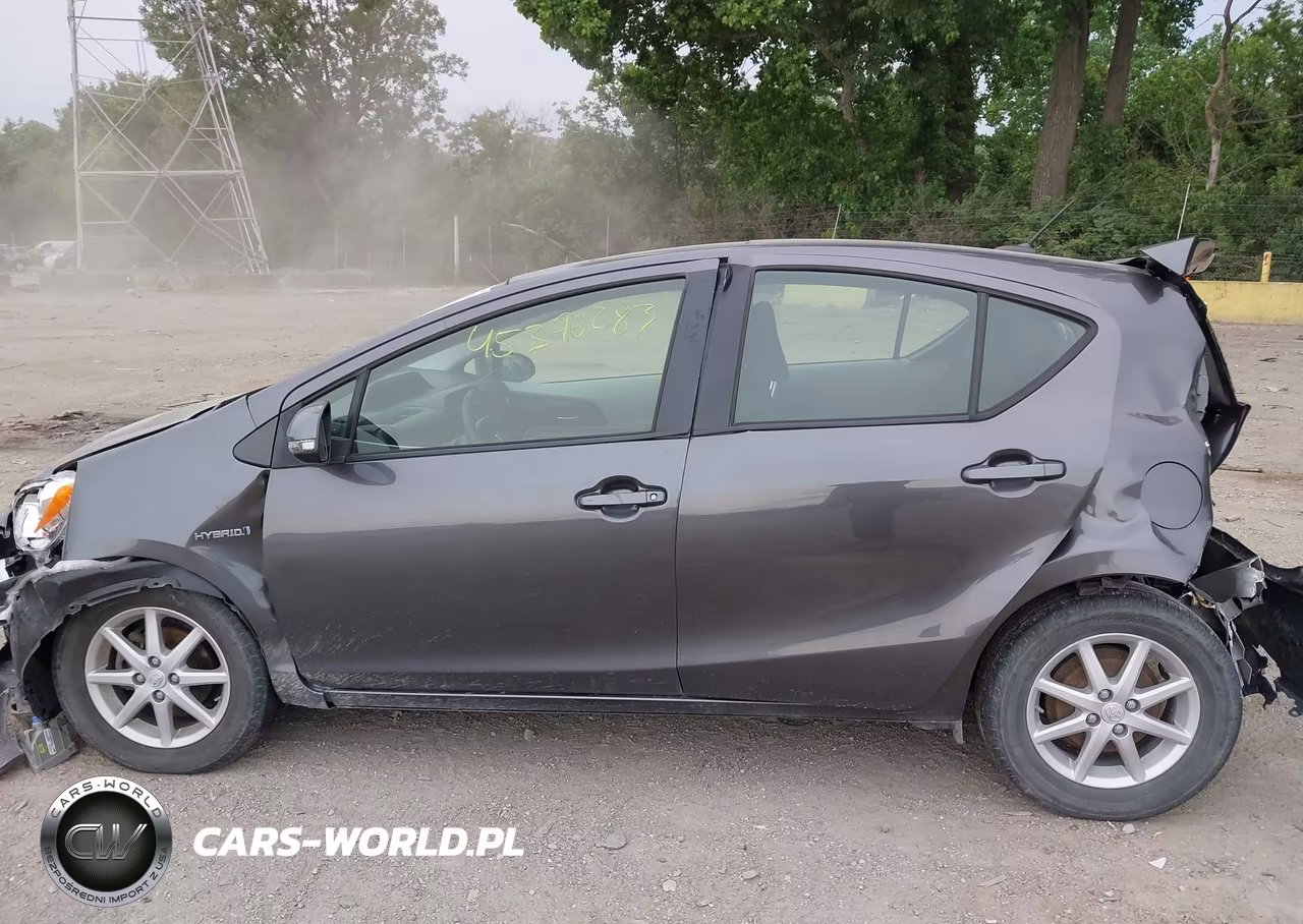 2014 Toyota Prius C Three VIN:JTDKDTB31E1076107 - 14
