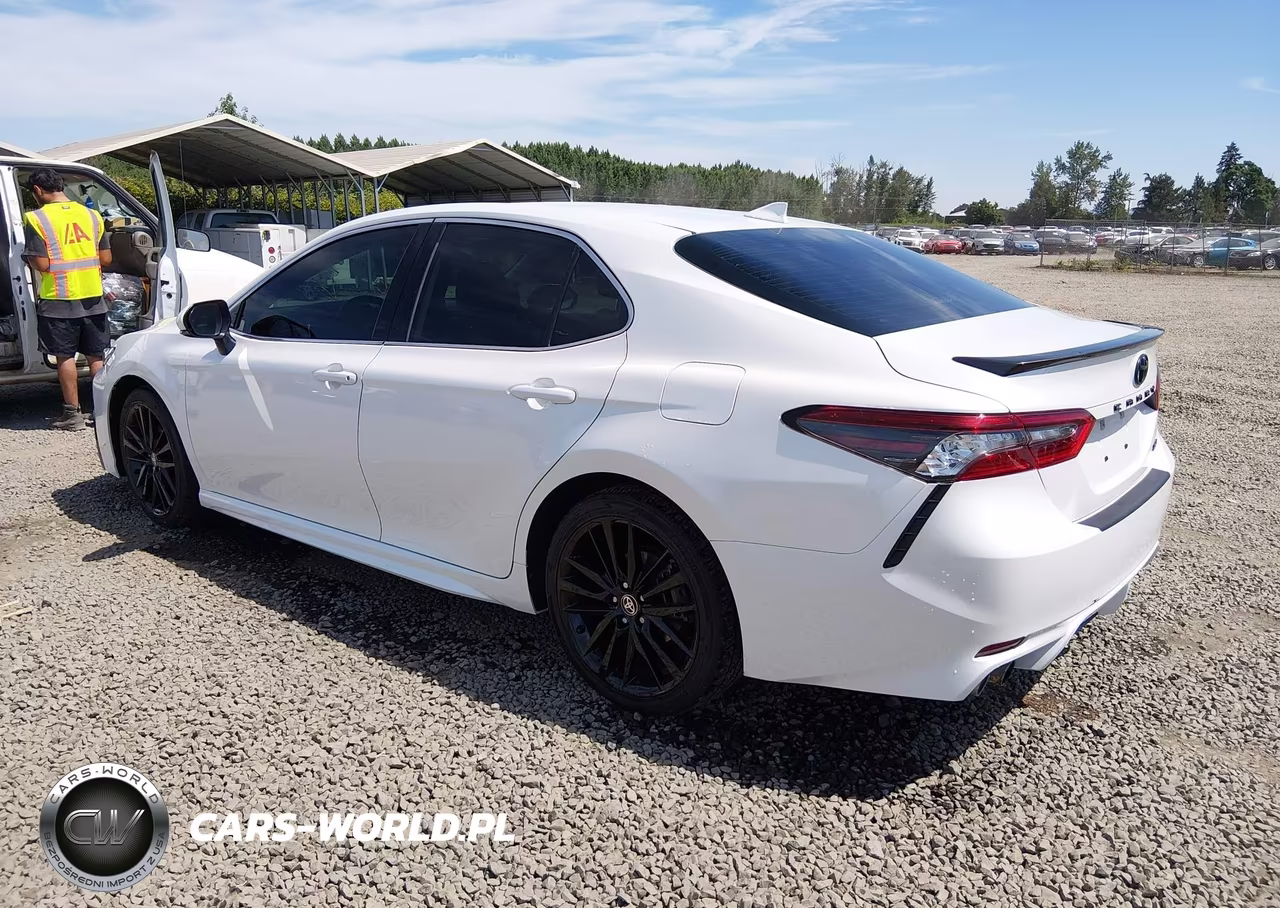 2021 Toyota Camry Xse VIN:4T1K61AK2MU496216 - 3