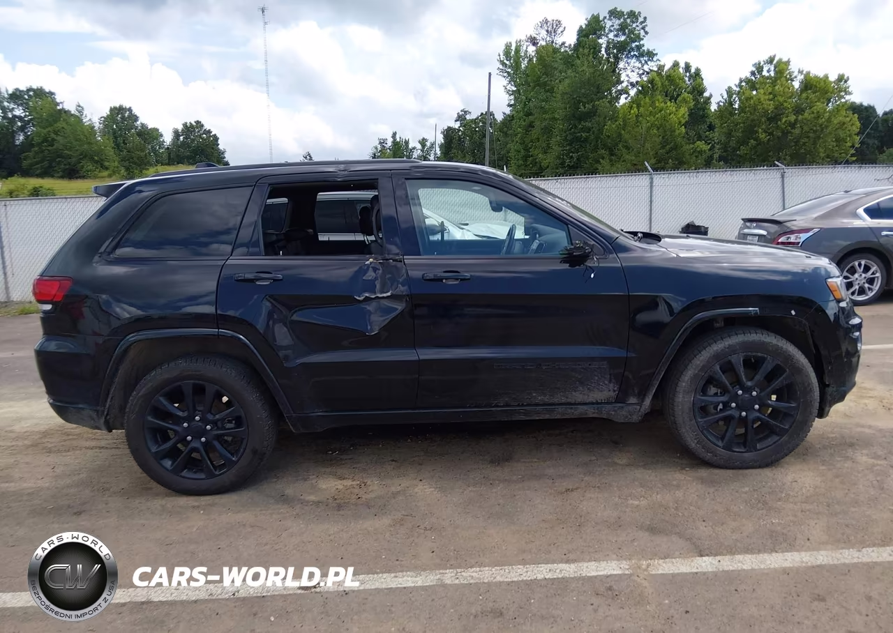 2020 Jeep Grand Cherokee Altitude 4X2 VIN:1C4RJEAG1LC256762 - 13