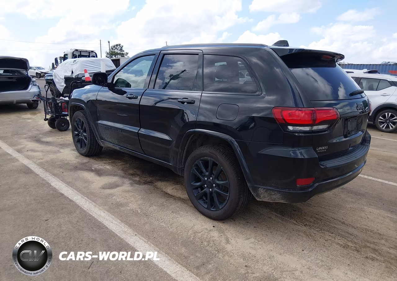 2020 Jeep Grand Cherokee Altitude 4X2 VIN:1C4RJEAG1LC256762 - 3