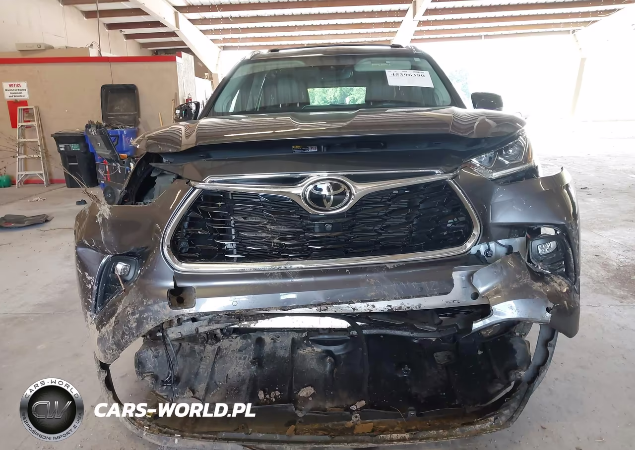 2022 Toyota Highlander Platinum VIN:5TDFZRBH3NS210863 - 13