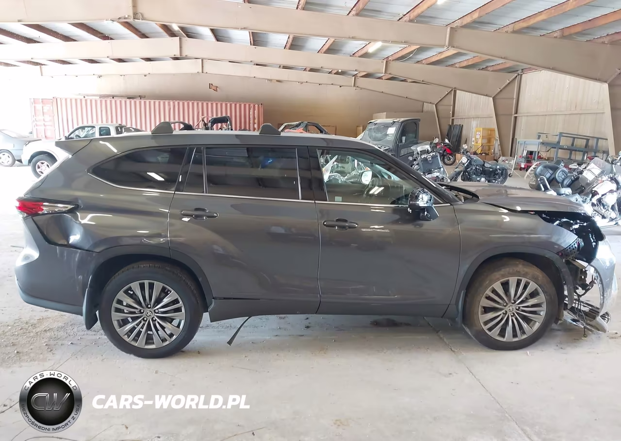 2022 Toyota Highlander Platinum VIN:5TDFZRBH3NS210863 - 14