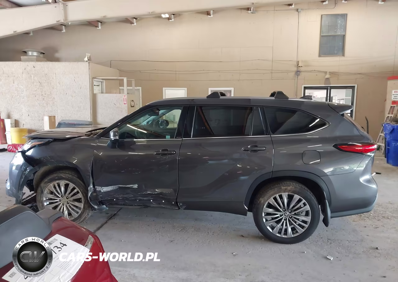 2022 Toyota Highlander Platinum VIN:5TDFZRBH3NS210863 - 15