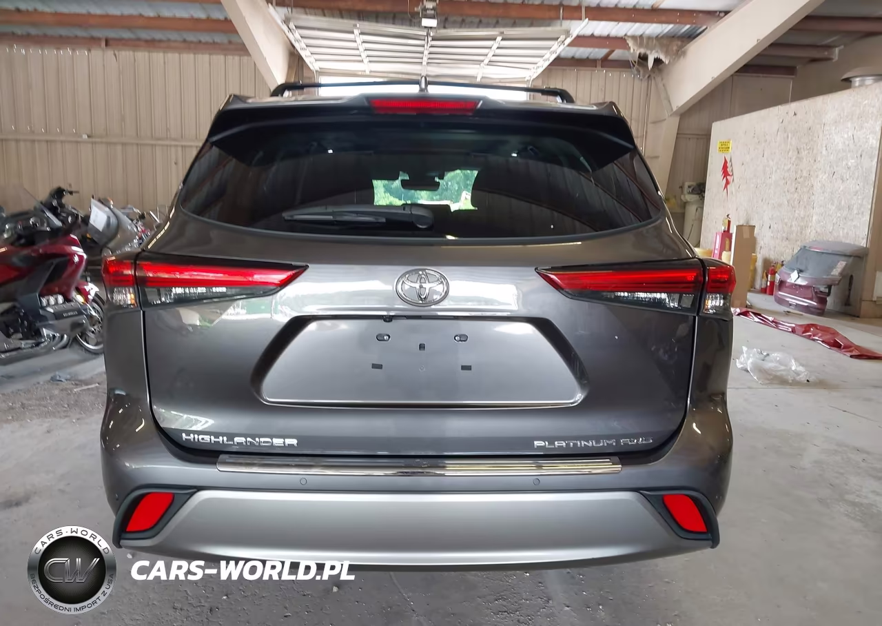 2022 Toyota Highlander Platinum VIN:5TDFZRBH3NS210863 - 17