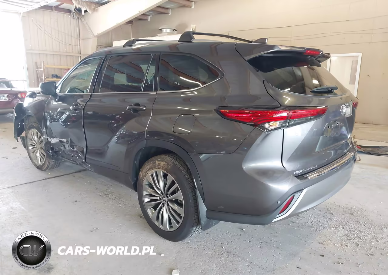 2022 Toyota Highlander Platinum VIN:5TDFZRBH3NS210863 - 3