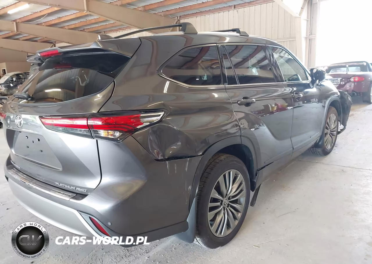 2022 Toyota Highlander Platinum VIN:5TDFZRBH3NS210863 - 4
