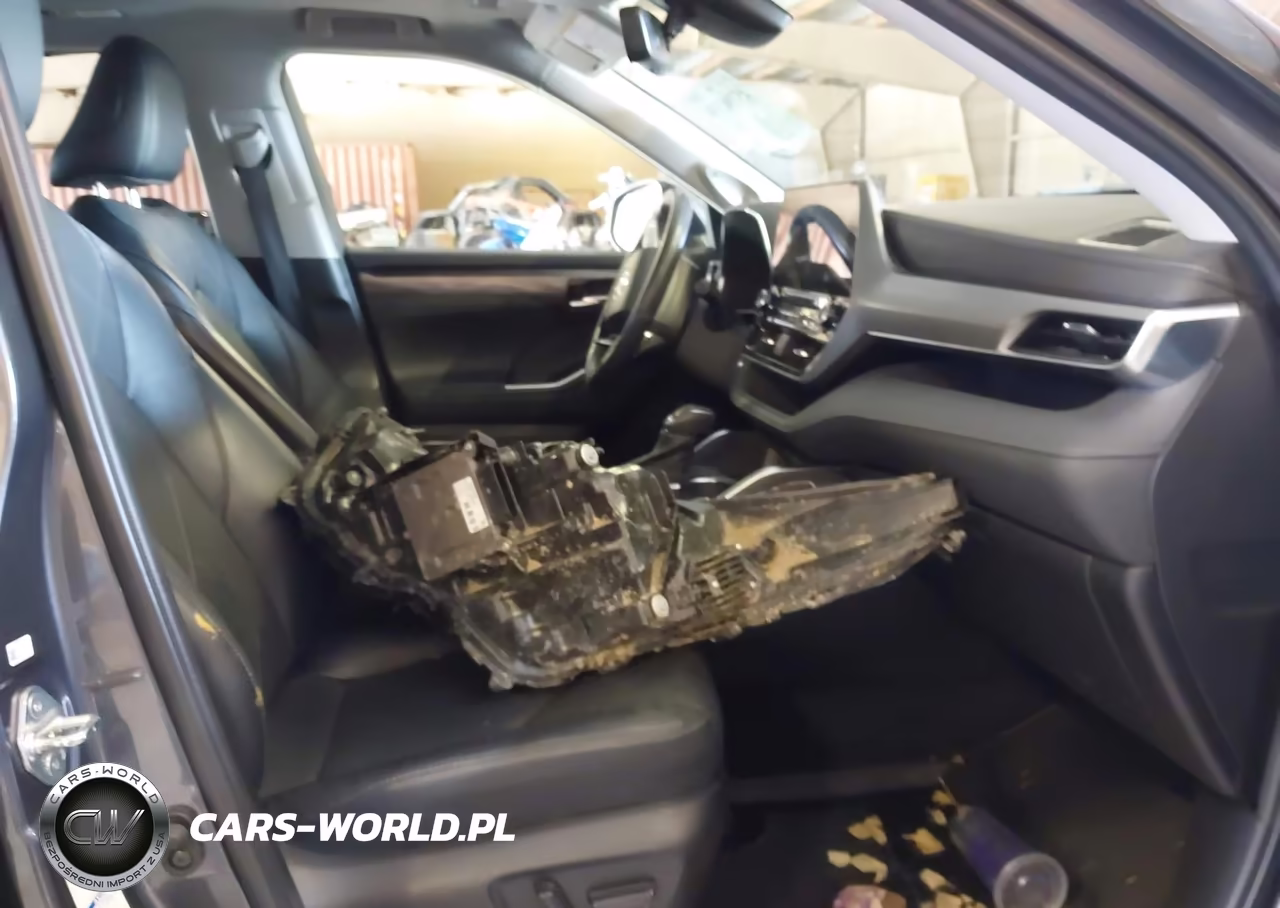2022 Toyota Highlander Platinum VIN:5TDFZRBH3NS210863 - 5