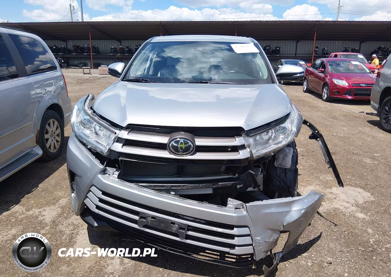 2018 Toyota Highlander Le Plus VIN:5TDZZRFH6JS279368 - 12