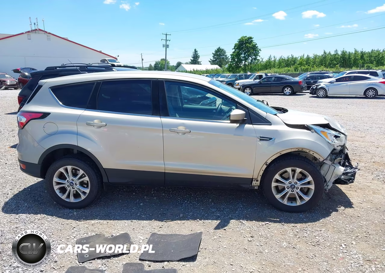 2017 Ford Escape Se VIN:1FMCU9GD3HUE42737 - 12
