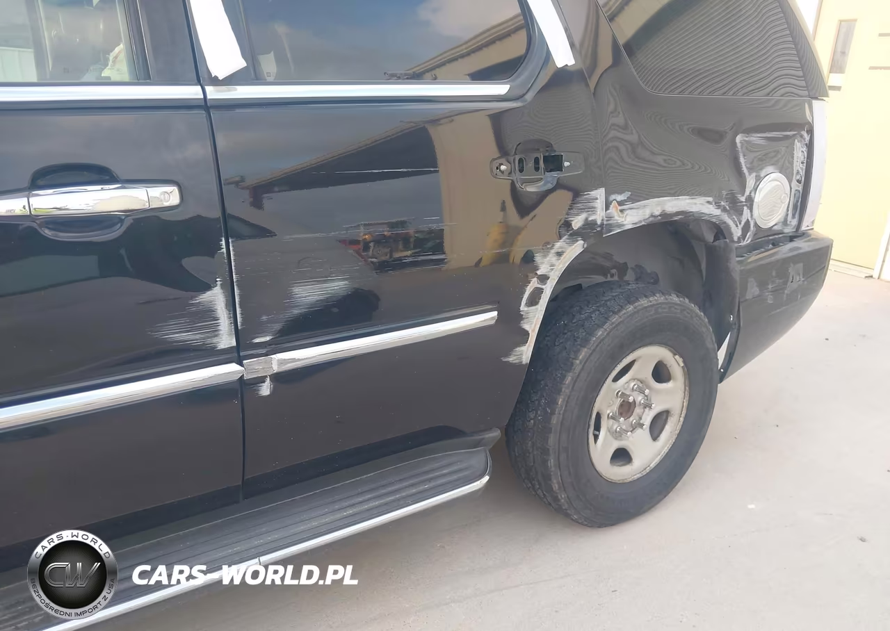 2010 Cadillac Escalade Luxury VIN:1GYUKBEF0AR122353 - 18