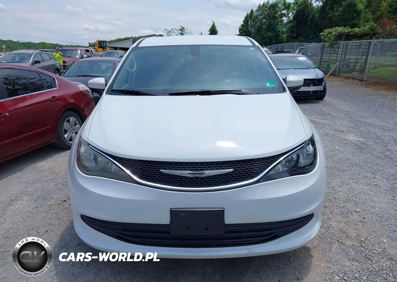 2018 Chrysler Pacifica Lx VIN:2C4RC1CG0JR117890 - 13