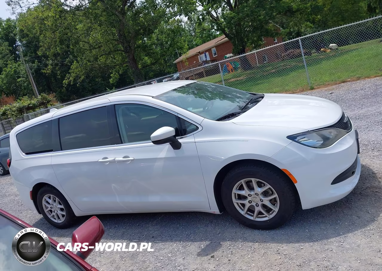 2018 Chrysler Pacifica Lx VIN:2C4RC1CG0JR117890 - 14