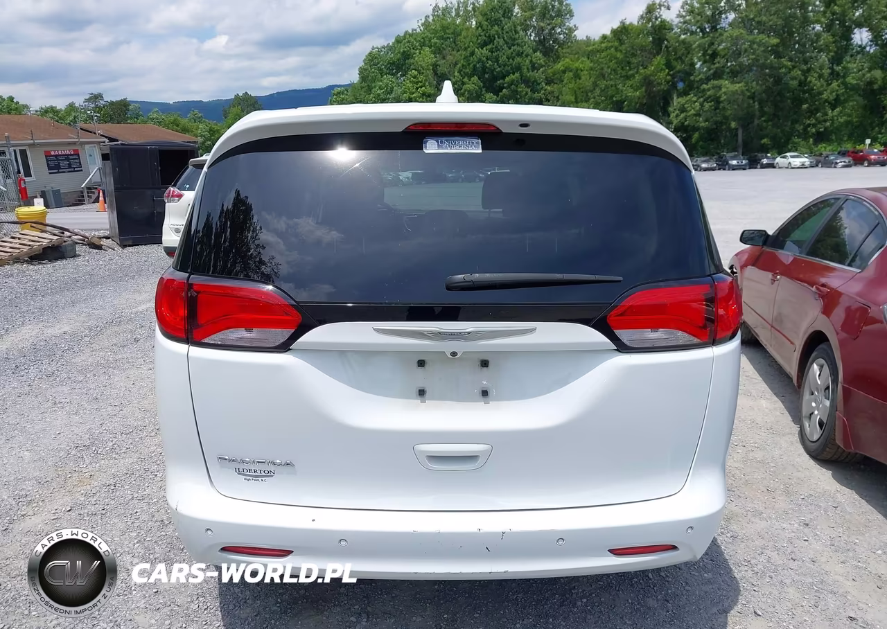2018 Chrysler Pacifica Lx VIN:2C4RC1CG0JR117890 - 17