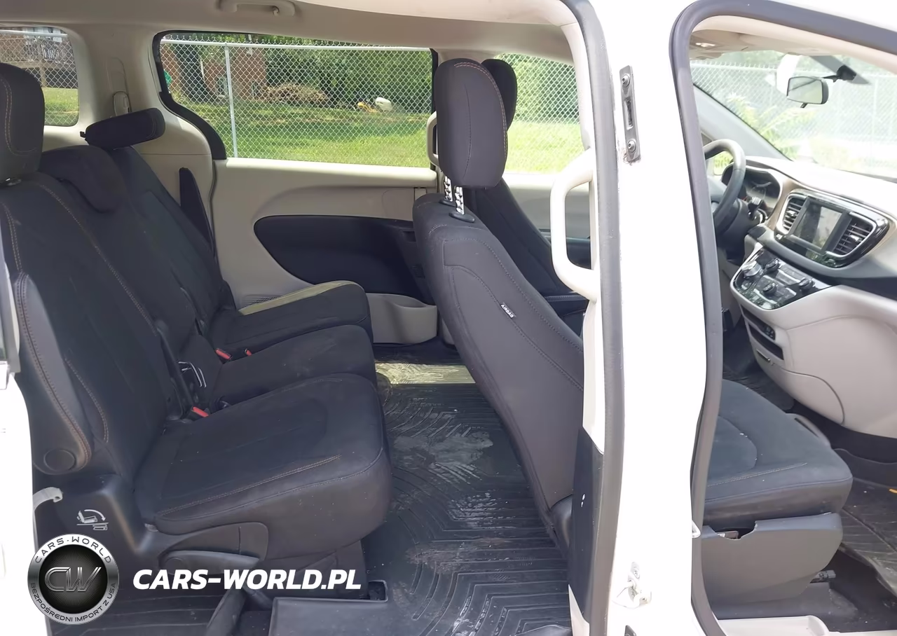 2018 Chrysler Pacifica Lx VIN:2C4RC1CG0JR117890 - 8